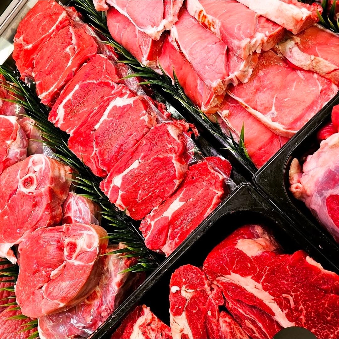 Halal rundvlees uitgestald bij Supermarkt Meerwijk